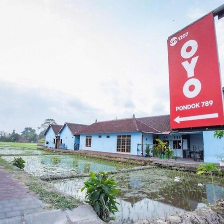 Oyo 1207 Pondok 789 Near Canggu Echo Beach Exteriör bild